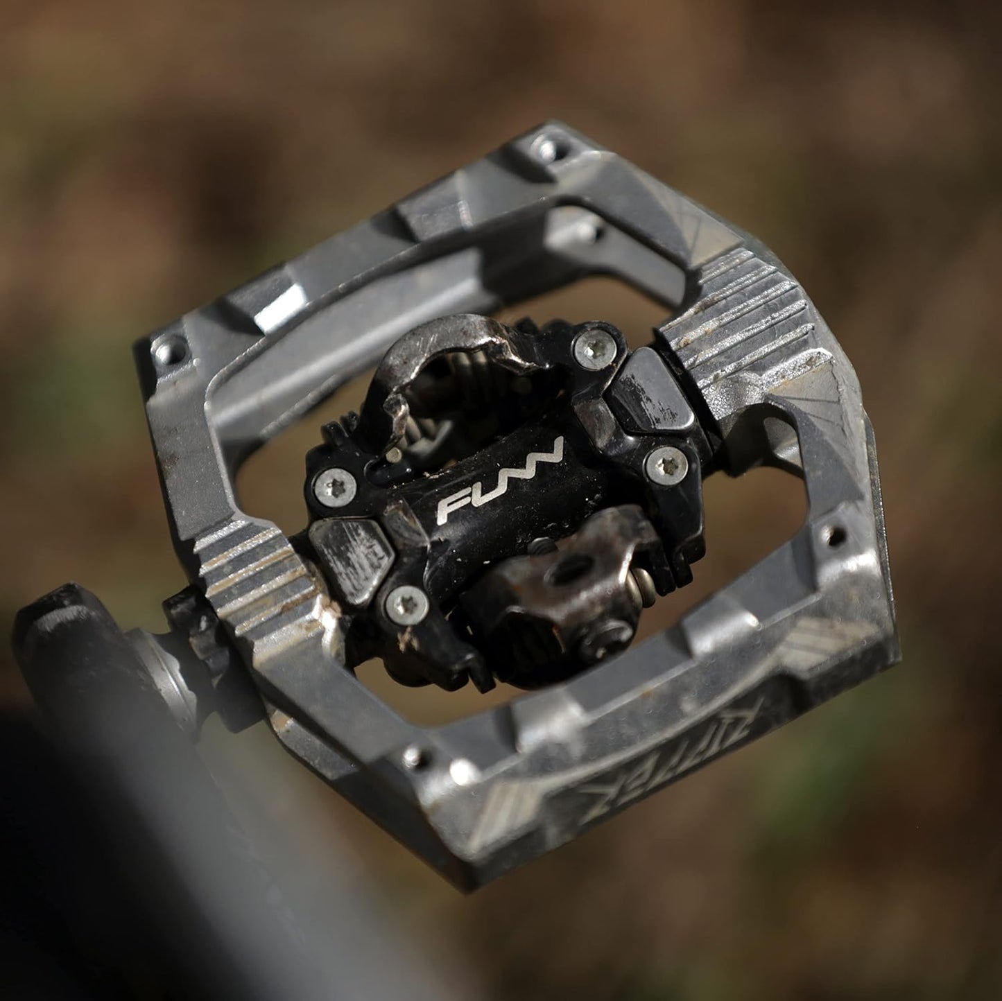Funn Ripper Mountain Bike Clipless Pedals, Rocker Clip/Spring-Loaded Clip-in Mechanism, Compatible with SPD Cleats, 9/16" CrMo Axle Bicycle Pedals for MTB/Gravel Cycling
